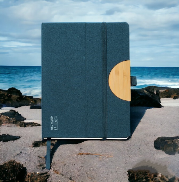 Блокнот DARIT A5 из переработанной бумаги с подставкой для телефона / Скетчбук 80 листов